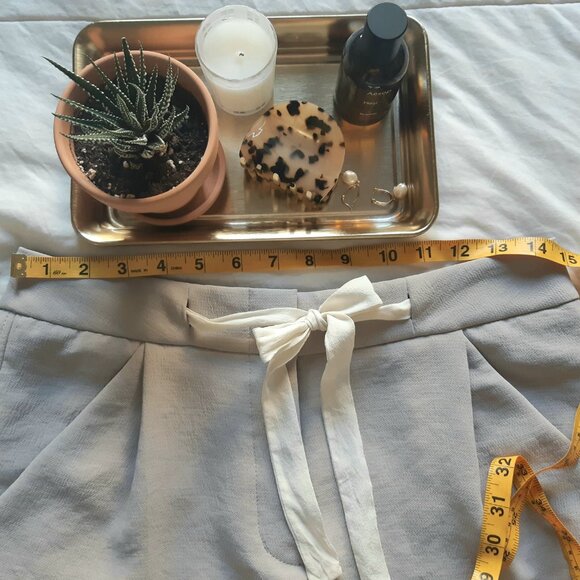 Wilfred Exergue Pleated Tie-Front Crepe Shorts - Picture 7 of 7